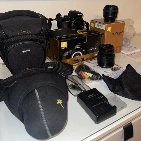 NIKON D5500 DSLR CAMERA KIT DEAL - Picture 2 of 9